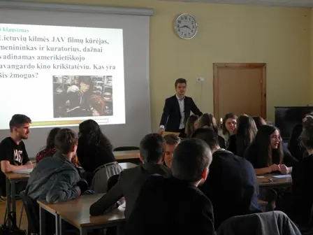 „JJG Protų kovos“ + projektai + Saulės užtemimas = Žemės diena!